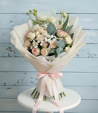 Букет цветов из:  Розы и Лизиантусы в Новозыбкове