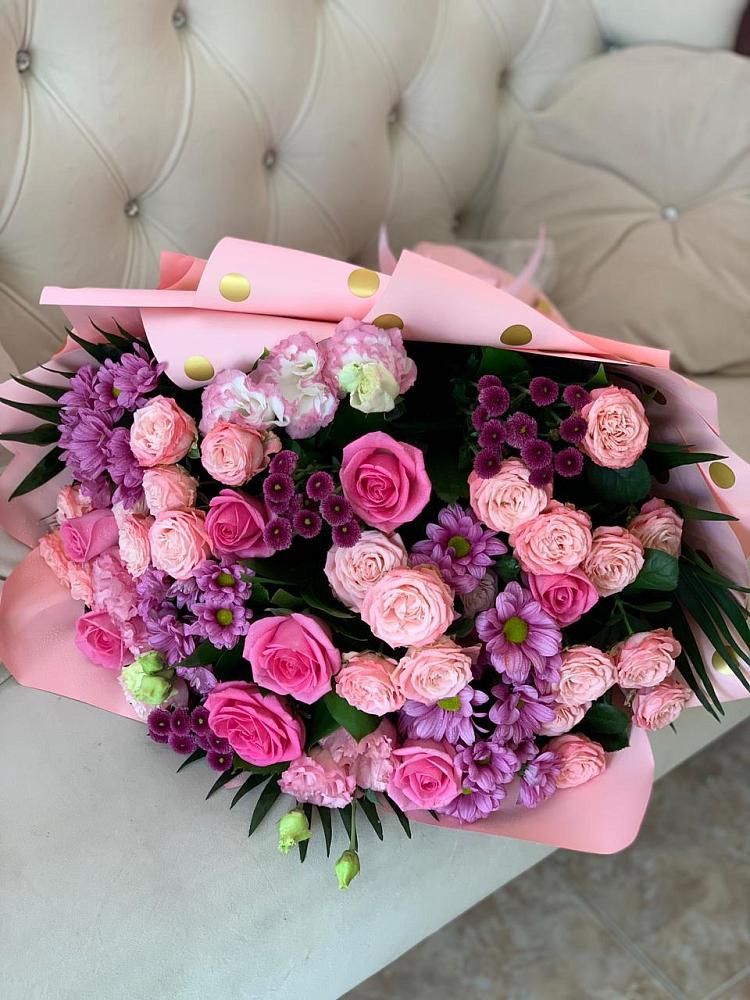 Букет цветов из: Хризантемы, Розы и Лизиантусы в Новозыбкове