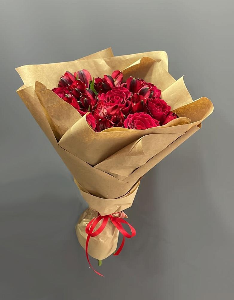 Букет цветов из: Альстромерии и Розы в Новозыбкове