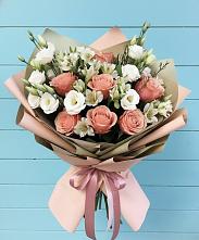 Букет цветов из:  Розы, Альстромерии и Лизиантусы #REPLACE_PRED# Новозыбкове