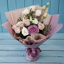 Букет цветов из:  Розы и Лизиантусы в Новозыбкове