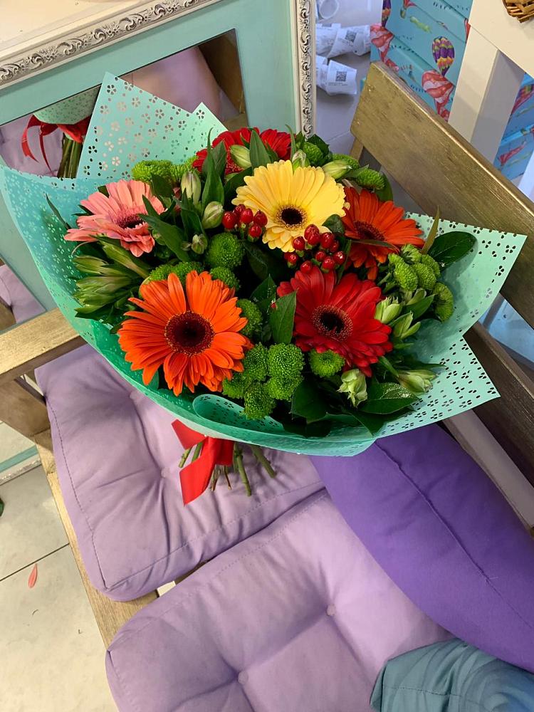 Букет цветов из: Герберы, Хризантемы и Альстромерии в Новозыбкове