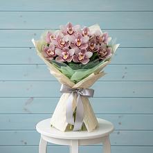 Букет цветов из:  Орхидеи и Розы в Новозыбкове