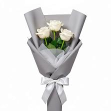 Букет 3 белые розы в Новозыбкове