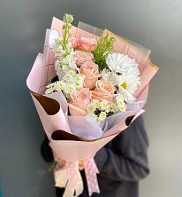 Букет цветов из:  Хризантемы и Розы в Новозыбкове