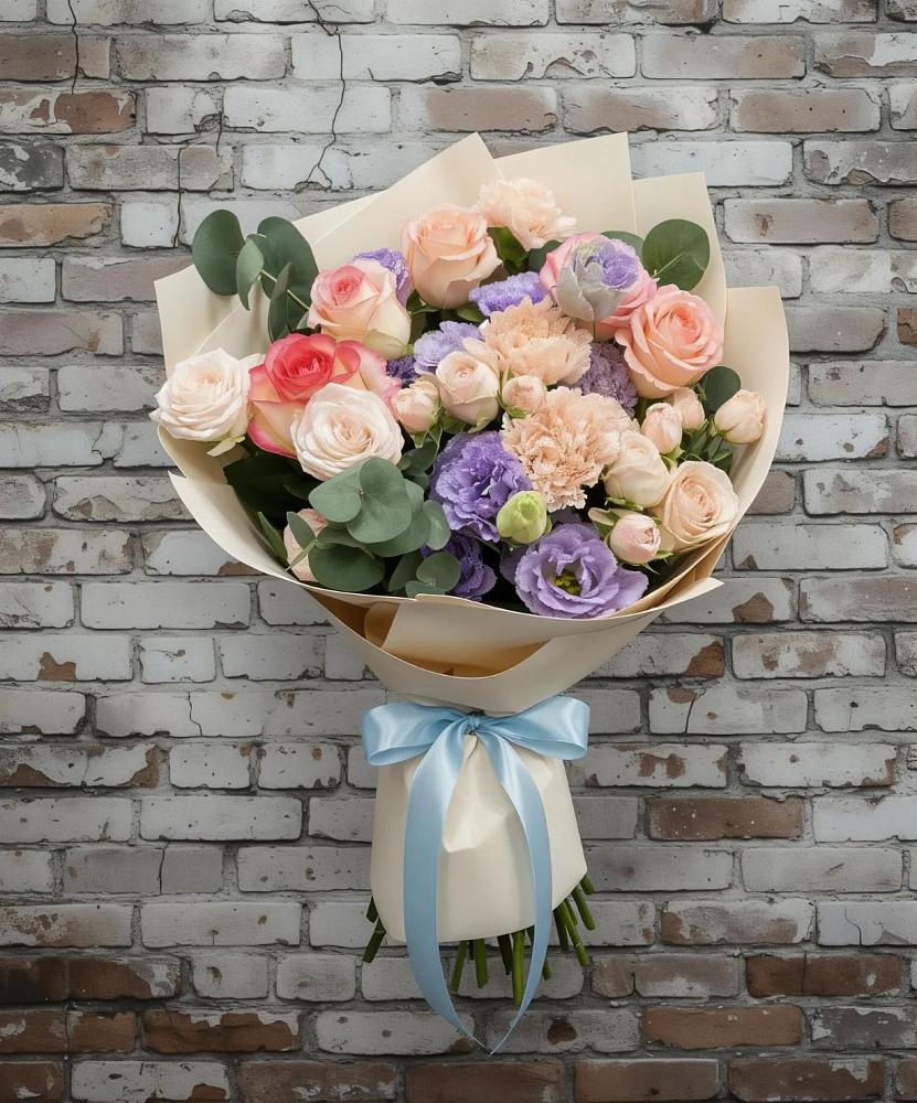 Букет цветов из: Розы, Лизиантусы и Гвоздики в Новозыбкове