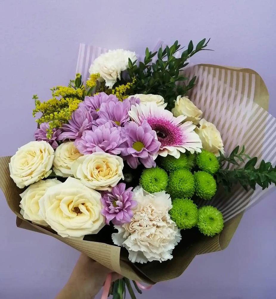 Букет цветов из: Хризантемы, Розы, Гвоздики и Герберы в Новозыбкове