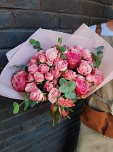 Букет розы в пальмах в Новозыбкове Букет цветов из: Розы в Новозыбкове