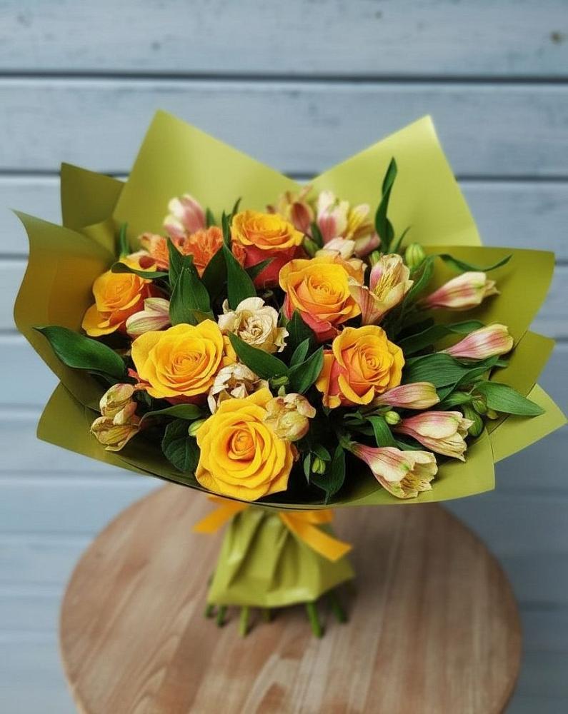 Букет цветов из: Альстромерии и Розы в Новозыбкове