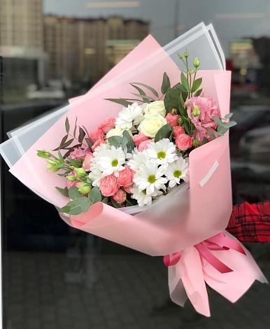Букет цветов из: Розы, Лизиантусы и Хризантемы в Новозыбкове