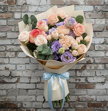 Букет цветов из:  Розы, Лизиантусы и Гвоздики в Новозыбкове